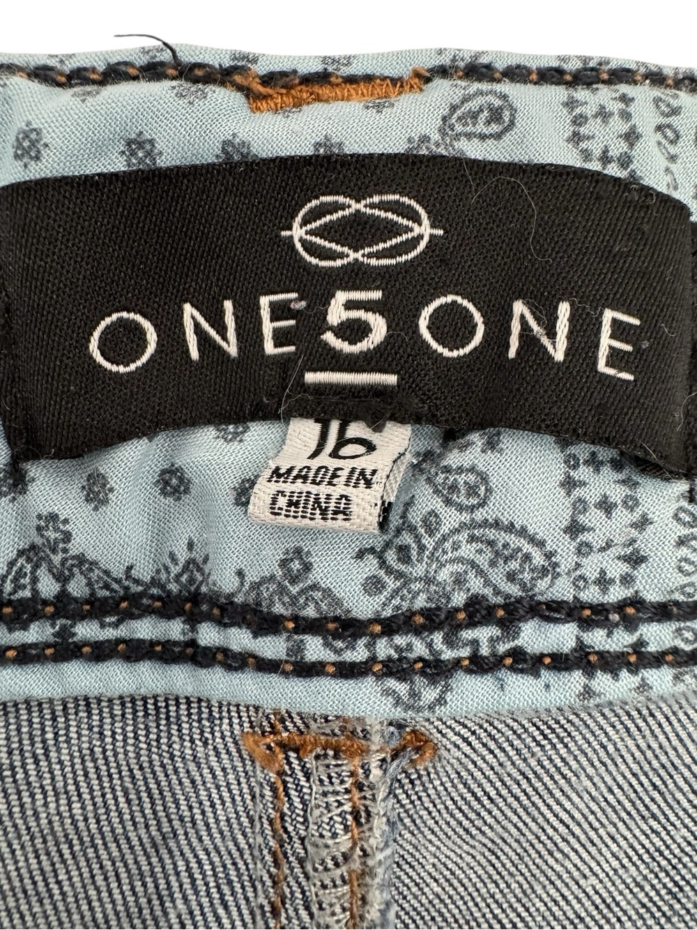 One 5 One Distressed Cuffed High Rise 12" Stretch Denim Jean Shorts Size 16 - Picture 10 of 14